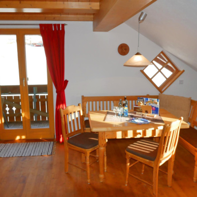 Ferienwohnung-Bergblick-Essbereich.jpg